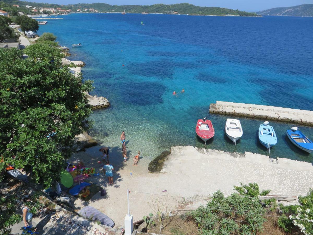 I&J Relaxing Beach Apartments Račišće Exterior foto